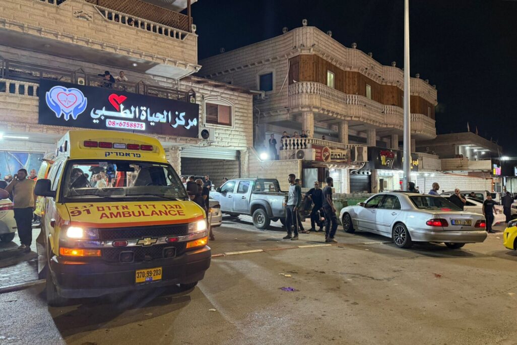 זירת הרצח ברהט (צילום: תיעוד מבצעי מד"א) זירת הרצח ברהט (צילום: תיעוד מבצעי מד"א)