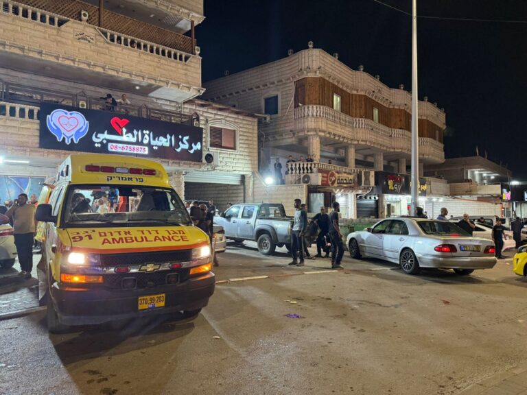 זירת הרצח ברהט (צילום: תיעוד מבצעי מד"א)