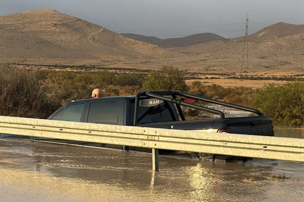 רכב שנסחף בנחל צין (צילום: כב"ה) רכב שנסחף בנחל צין (צילום: כב"ה)