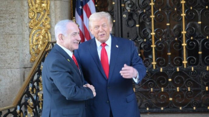 טראמפ פרסם פוסט תמיכה נוסף בנתניהו: "זיכרו שביבי היה ראש ממשלה ולוחם יוצא מן הכלל!"