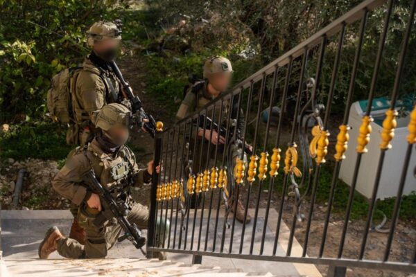 כוחות סיירת צנחנים פועלים בקבטיה שבשומרון (צילום: דובר צה"ל)