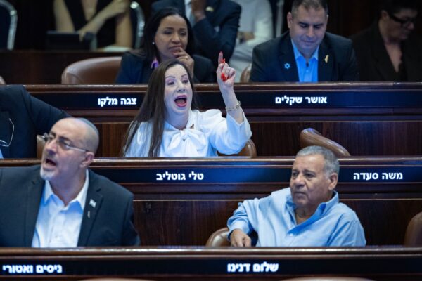 חברי הכנסת מהליכוד שלום דנינו, ניסים ואטורי, טלי גוטליב, אושר שקלים וצגה מלקו - בין חברי הקואליציה שחתמו על המכתב להוצאת רפורמת החלב מחוק ההסדדרים (צילום: יונתן זינדל/פלאש90)