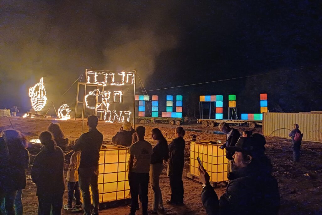 הדלקת נר שלישי ומפקד האש בניר עוז (צילום: אמיתי פרץ)