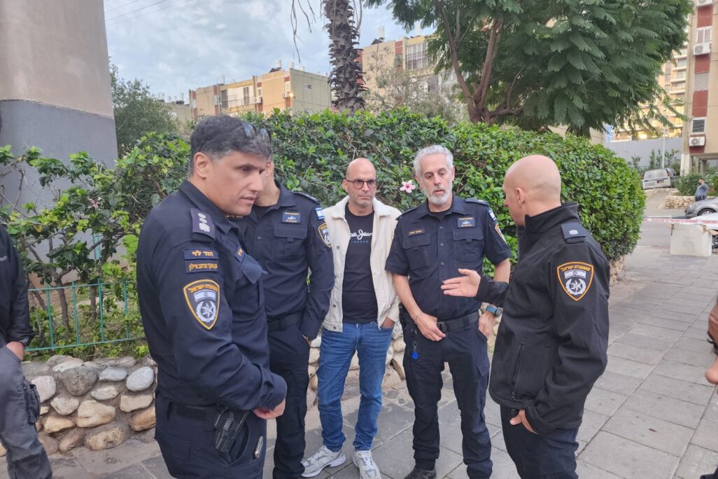 זירת הרצח בבת ים (צילום: דוברות המשטרה)