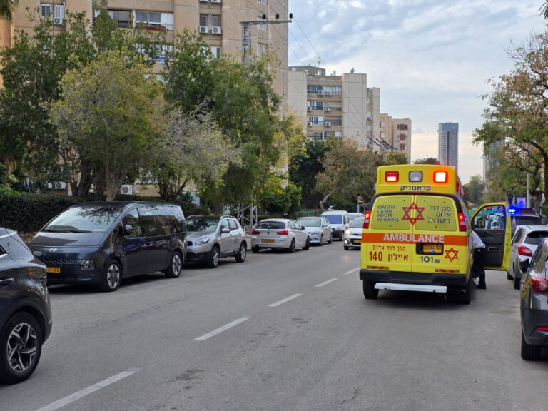 זירת הרצח בבת ים (צילום: תיעוד מבצעי מד"א)
