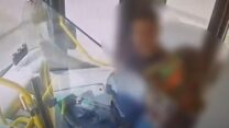 תקיפת נהג אוטובוס בירושלים (צילום מסך: דוברות המשטרה)