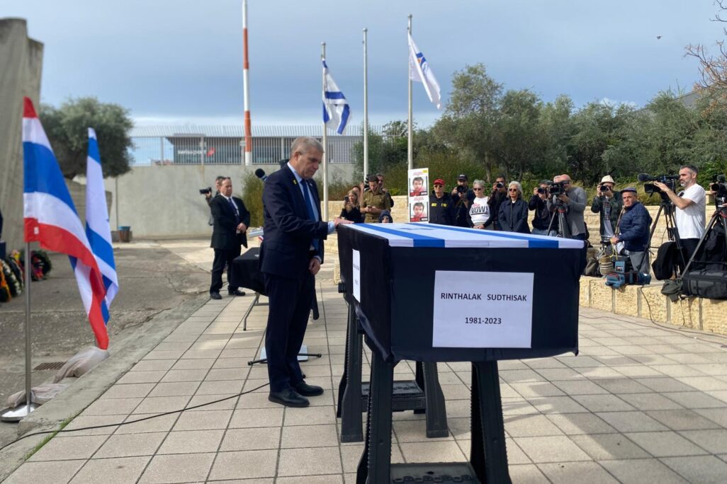 גל הירש בטקס הפרידה מסותטיסאק רינטלאק (צילום יהל פרג')
