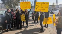 חברי וועד העובדים: לימור סגלוביץ׳ (במרכז), איתן נימקובסקי, ניר גרין, אבירו בן אבו, אלדד בן ציון, דבורית חדיו, חיים מזרחי ואודי דרור (ניצן צבי כהן)