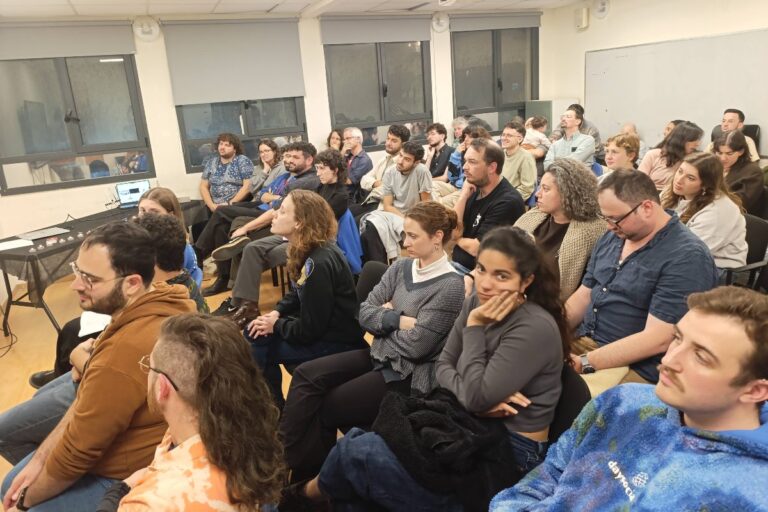 הדלקת נרות חנוכה לזכר נרצחי הטבח בסידני והפיגוע במנצ'סטר (צילום: אסף צבי)