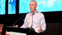 עו"ד אופיר אלקלעי יו"ר הסתדרות עובדי המדינה בטקס הוקרה לעובדים. צילום: קובי קואנקס