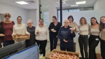 חלוקת סופגניות באדיבות הסתדרות עובדי המדינה