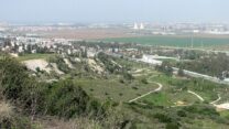 נוף מהר הכרמל לעבר יגור ומפרץ חיפה (צילום: Hanay  ויקימדיה קומונס)
