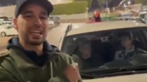 מרדכי דוד חוסם את רכבו של אהרן ברק (צילום מסך מסרטון שפורסם בחשבון X של מרדכי דוד)