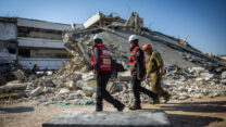 כבאים, חיילים ומתנדבים בתרגיל היערכות לקריסת מבנים ברעידת אדמה בירושלים (צילום ארכיון: יונתן זינדל/פלאש90)