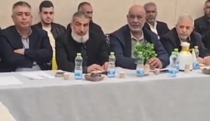ראש המועצה האזורית לכפרים לא מוכרים מדבר ישיבת ועדת המעקב העליונה ברהט (צילום מסך: המועצה האזורית לכפרים לא מוכרים)