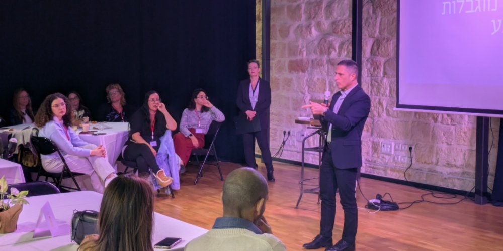 ראש עיריית באר שבע רוביק דנילוביץ' ב'כנס הרעיונאות' לקידום תעסוקה של אנשים עם מוגבלות בבאר שבע (צילום: ניצן צבי כהן)