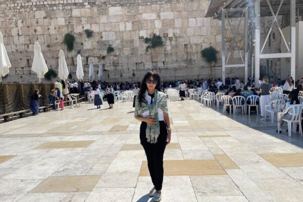 ג'וליאנה טימוראזי בכותל המערבי (צילום: אלבום פרטי)