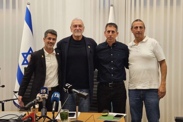 ראשי מועצות מגבול הצפון במסיבת עיתונים: "מאוחדים ולא מתכוונים להרפות" (צילום: מאיה רונן)