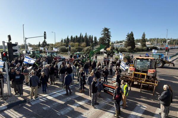 צומת מגידו חסומה (צילום: תנועת המושבים)