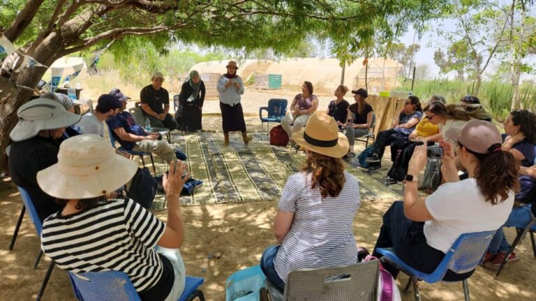 פעילות קהילתית בפרויקט 'ואדי עתיר'. "יש מה ללמוד את ההרמוניה של יחסי אדם-סביבה" (צילום: 'ואדי עתיר')