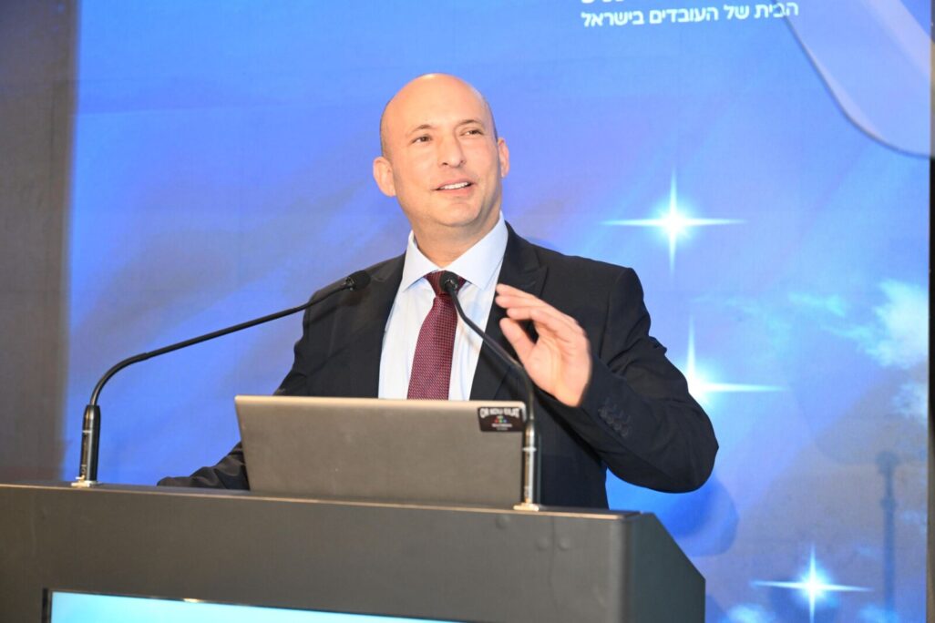 נפתלי בנט בכנס הסתדרות עובדי המדינה (צילום:
