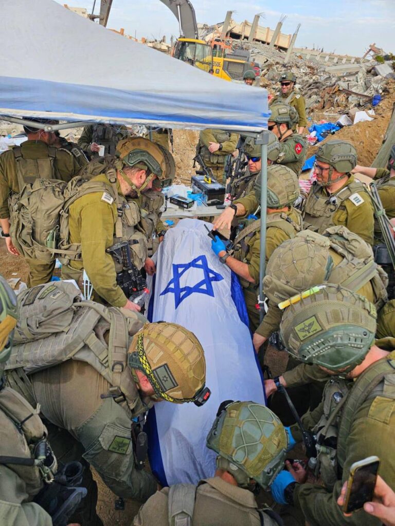 ארונו של החטוף החלל רן גואילי (צילום: רשתות חברתיות, לפי סעיף 27א' לחוק זכויות היוצרים)