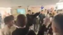 התפרעות התלמידים במעגן מיכאל נגד מנהל בית הספר (צילום מסך: רשתות חברתיות, לפי סעיף 27א לחוק זכויות היוצרים)