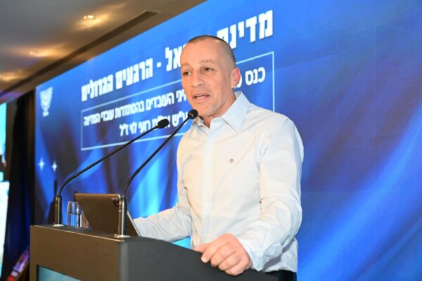 עו"ד אופיר אלקלעי בכנס מנהיגות של הסתדרות עובדי המדינה. (צילום: קובי קואנקס)
