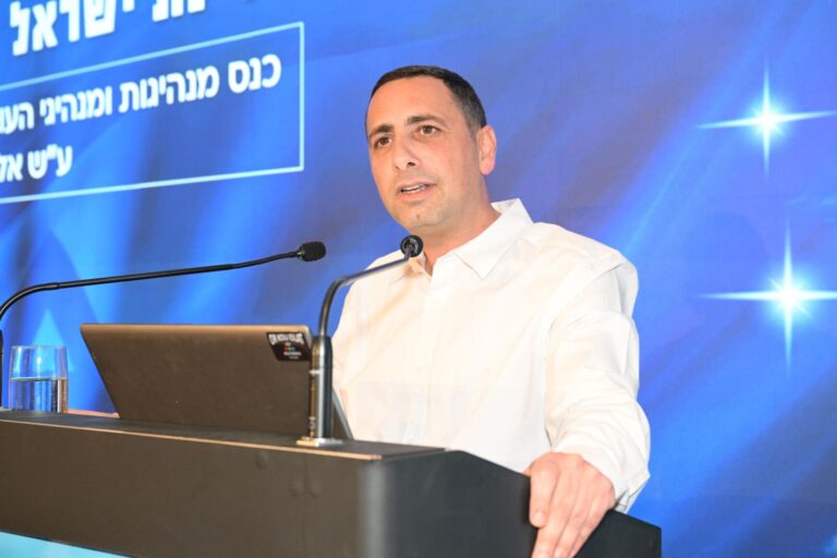דודו בצלאל מנכ"ל ההסתדרות בכנס מנהיגות של הסתדרות עובדי המדינה. (צילום: קובי קואנקס)