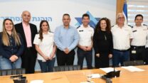 מעמד חתימת ההסכם במד"א (צילום: דוברות ההסתדרות)