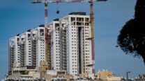 מנופים באתר בנייה (צילום: דוד טברסקי)