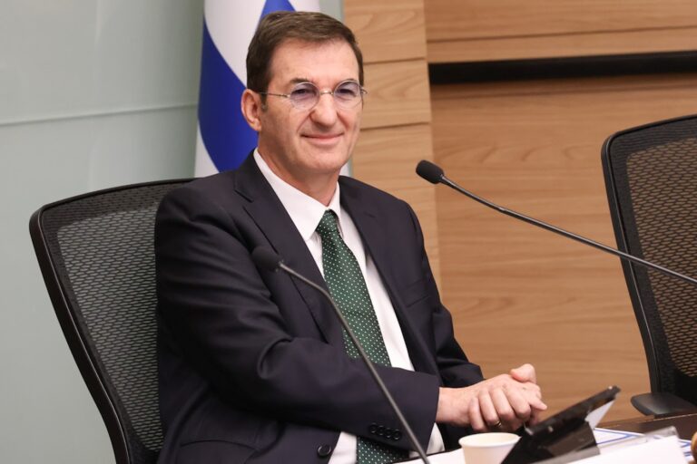 יו"ר ועדת החוץ והביטחון ח"כ בועז ביסמוט בדיון הוועדה על רוח צה"ל (צילום: דוברות הכנסת – דני שם טוב)