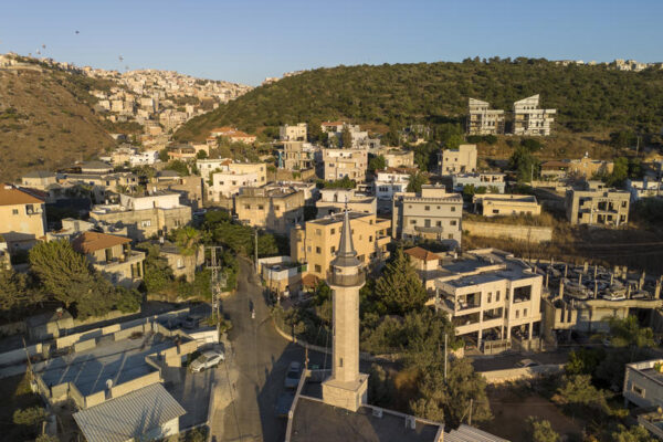 צילום מהאוויר של העיר סכנין. "יש כישלון תכנוני בחברה הערבית" (צילום: מתניה טאוסיג/פלאש90)