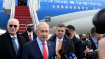 ראש הממשלה בנימין נתניהו לפני המראה לישראל מארצות הברית (צילום: אבי אוחיון/ לע״מ)