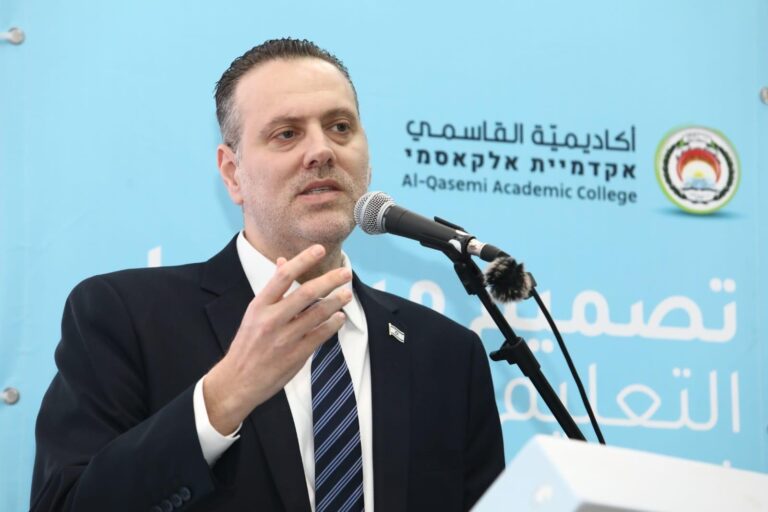 שר התרבות והספורט מיקי זוהר. "התפקיד שלנו לוודא שכל אזרח ערבי מקבל את הזכויות שלו בישראל" (צילום: אקדמיית אל-קאסמי)