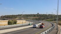המקטע המשודרג בכביש 60 בין גוש עציון לירושלים, שנפתח השבוע לתנועה מוקדם מהצפוי, לאחר הרחבה לשני נתיבים לכל כיוון (צילום: ארנון בוסאני)
