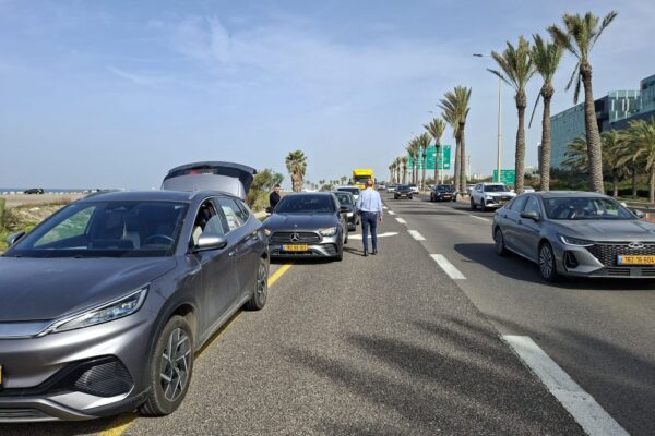 שיירת מחאה נגד האלימות בחברה הערבית (צילום: ג'עפר פרח, מרכז מוסאוא)