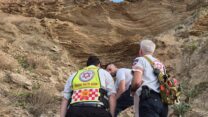 זירת הנפילה סמוך לחוף פולג (צילום: תיעוד מבצעי מד"א)