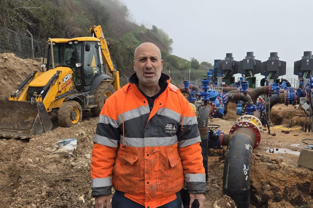 יריב מזרחי, מנהל עבודה בחברת עובדי שח"ם מקורות בשטח (צילום: אלבום פרטי) יריב מזרחי, מנהל עבודה בחברת עובדי שח"ם מקורות בשטח (צילום: אלבום פרטי)