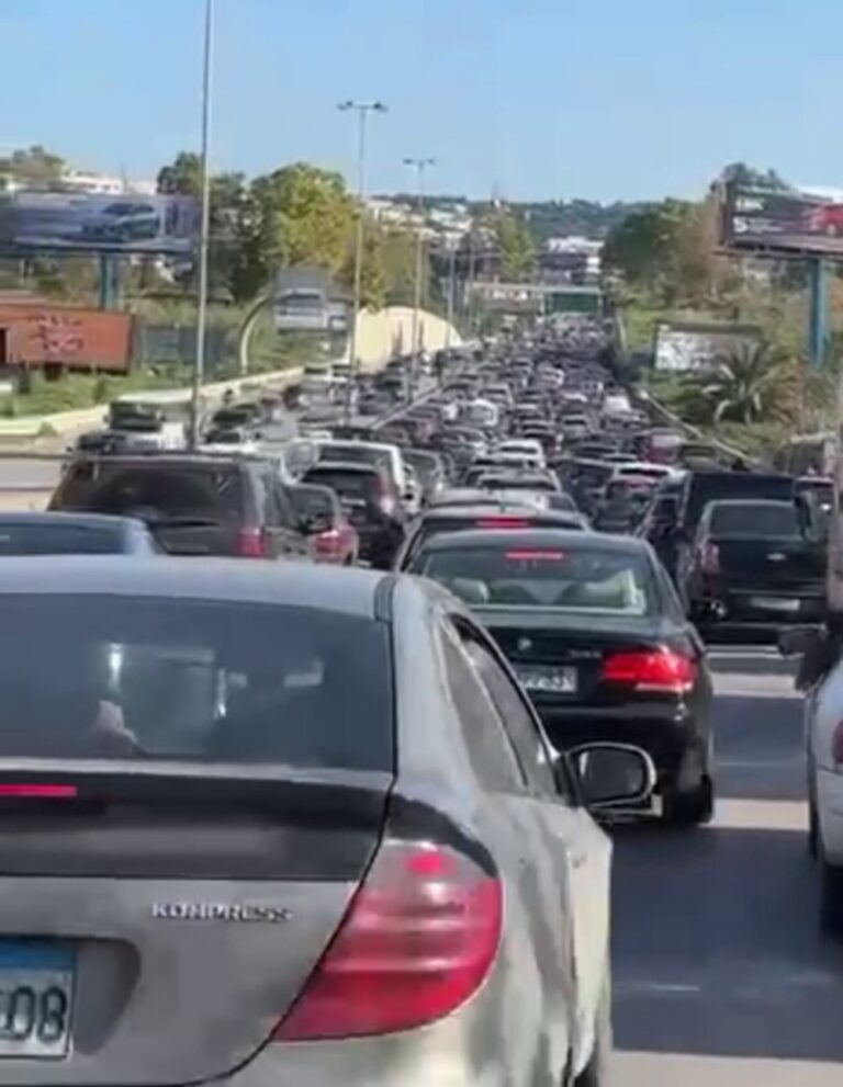 פקקים ביציאה מרובע הדאחיה בביירות, לאחר הודעת הפינוי של דובר צה"ל (רשתות חברתיות)