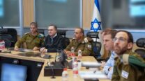 שר הביטחון ישראל כ"ץ בהערכת מצב בקריה (צילום: אריאל חרמוני, משרד הביטחון)