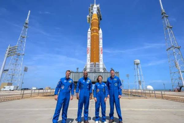 ארבעת האטרונאוטים במשימת 'ארטמיס 2' (צילום: NASA/Bill Ingalls)