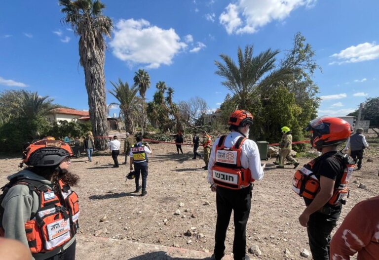 זירת נפילת רסיס במרכז הארץ (צילום: דוברות איחוד הצלה)