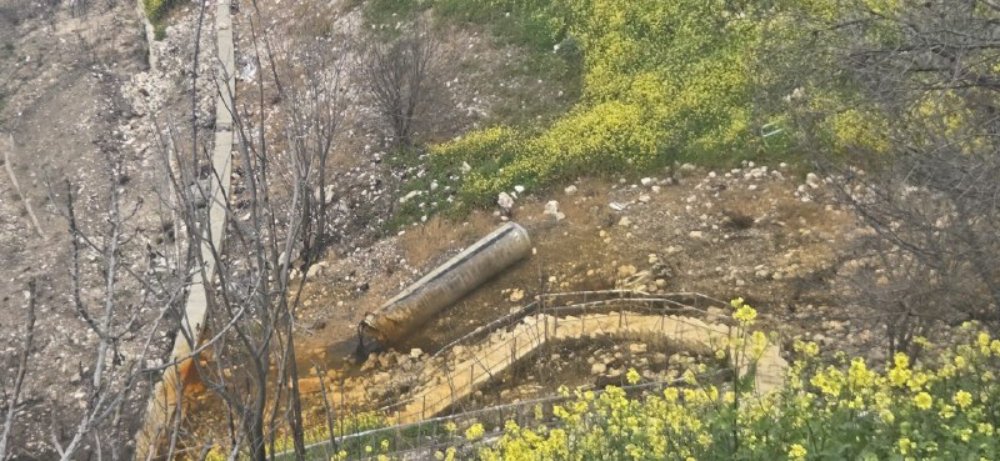 שברי יירוט נפלו בירדן (צילום: שימוש לפי סעיף 27א) שברי יירוט נפלו בירדן (צילום: שימוש לפי סעיף 27א)