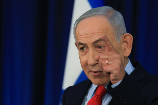 ראש הממשלה בנימין נתניהו במסיבת עיתונאים בנוכחות התקשורת הבינלאומית (צילום: Ronen Zvulun, Pool Photo via AP)