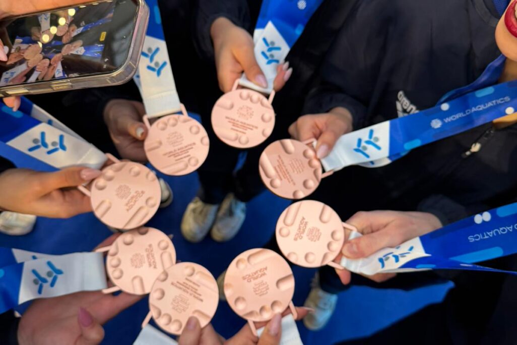 מדליית ארד בשחייה אמנותית לנבחרת ישראל (צילום: באדיבות איגוד השחייה) מדליית ארד בשחייה אמנותית לנבחרת ישראל (צילום: באדיבות איגוד השחייה)