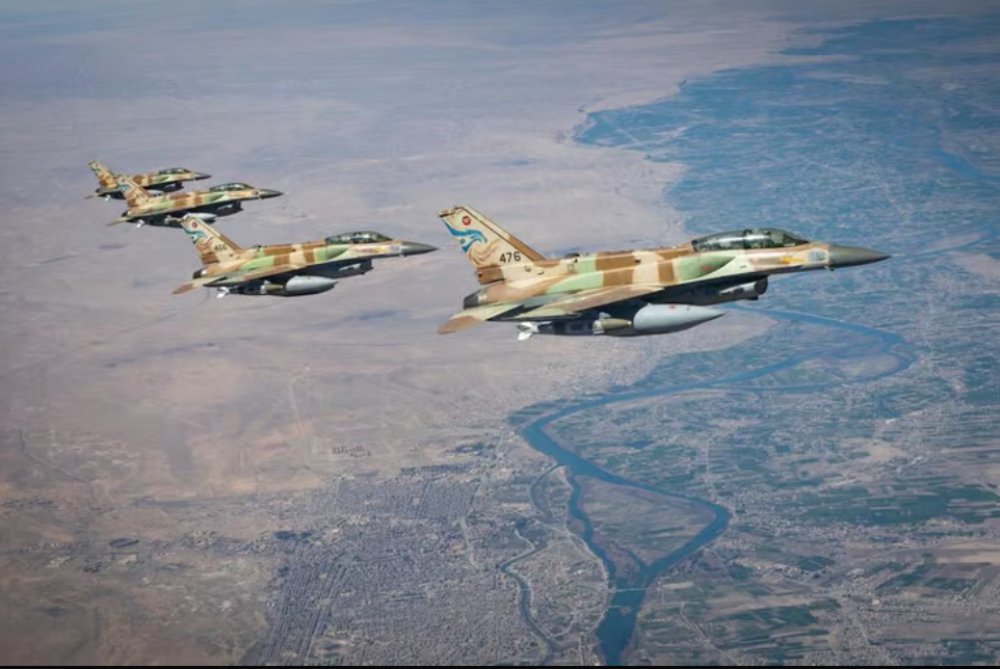 מטוסי קרב של חיל האוויר בדרך לתקיפה באיראן (צילום: דובר צה"ל) מטוסי קרב של חיל האוויר בדרך לתקיפה באיראן (צילום: דובר צה"ל)