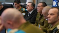 הרמטכ"ל אייל זמיר ושר הביטחון ישראל כ"ץ (צילום: אלעד מלכה, משרד הביטחון)
