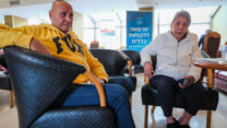 ציפורה ועקנין וניסים אדרי. אין מי שילווה אותנו והעירייה נראית חסרת אונים" (צילום: דוד טברסקי)