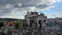 זירת הפגיעה הישירה בבית שמש (צילום: דובר צה"ל)